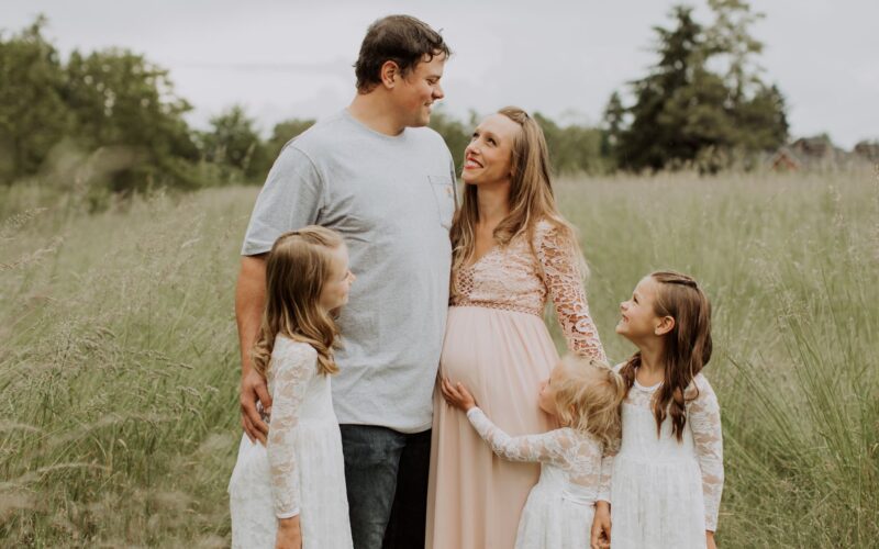 Tips to Take Perfect Family Maternity Shoot Photos